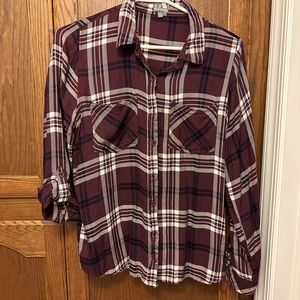 Cute plaid top 🌺
